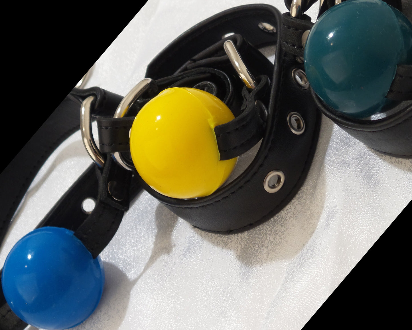 Adjustable Bondage Silicone Mouth Ball Gag Harness (Colors: Red, Black, Pink, Teal)